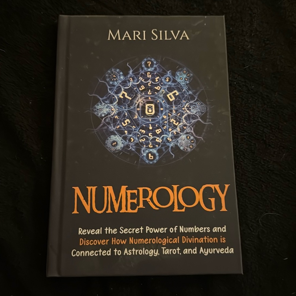 Numerology book Mari Silva